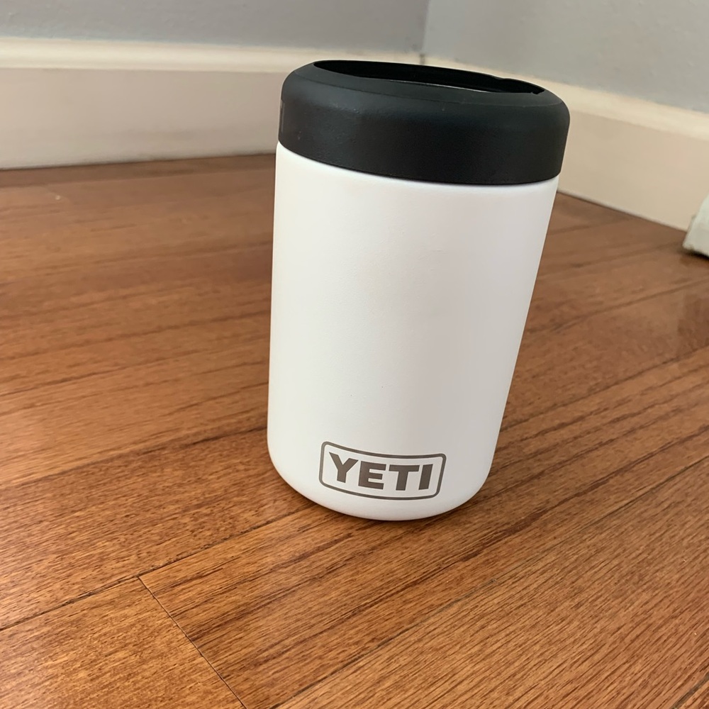 Yeti Rambler 12 oz Colster  Can Insulator - White